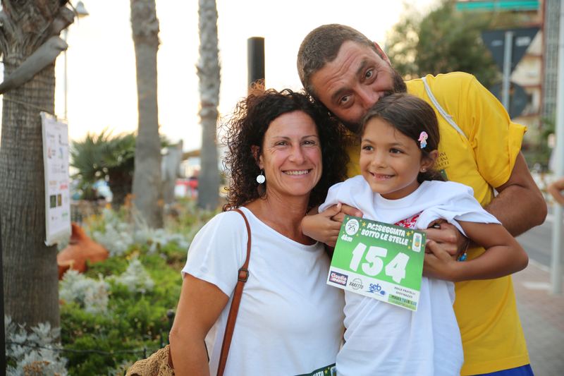 Una famiglia alla passeggiata